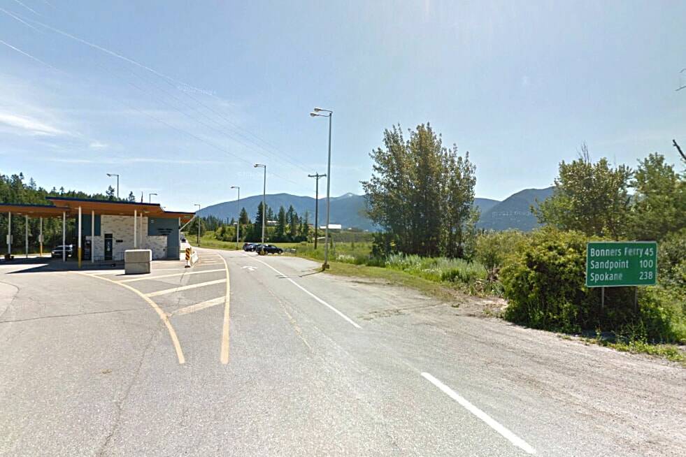 Idaho border town flying Canadian flag is missing its B . C . neighbours