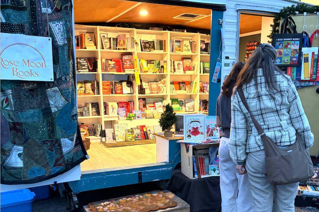 Novel idea: Bookmobile hits Vernon streets